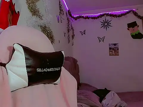 madisonx17 online show from 01/11/26, 12:28