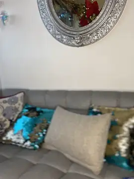 ValerieHilton online show from 12/19/25, 09:39