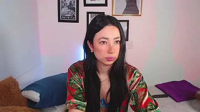 Snapshot of lilyy_evanss chatting on 03/17/25, 11:24 lilyy evanss online show from 03/17/25, 11:24