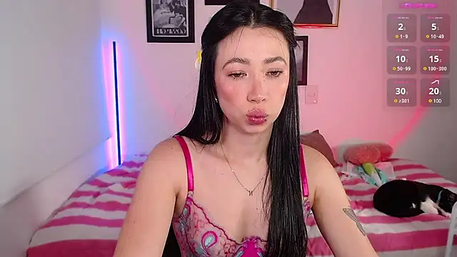 Snapshot of lilyy_evanss chatting on 01/16/25, 01:27 lilyy evanss online show from 01/16/25, 01:27