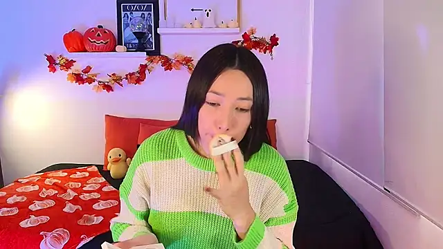 lilyy evanss online show from 11/03/25, 09:51