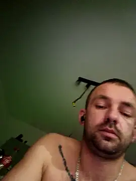 Snapshot of magicSeX4You chatting on 10/27/25, 10:22 magicSeX4You online show from 10/27/25, 10:22