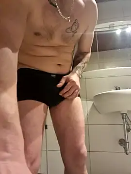 Snapshot of magicSeX4You chatting on 02/10/25, 08:53 magicSeX4You online show from 02/10/25, 08:53