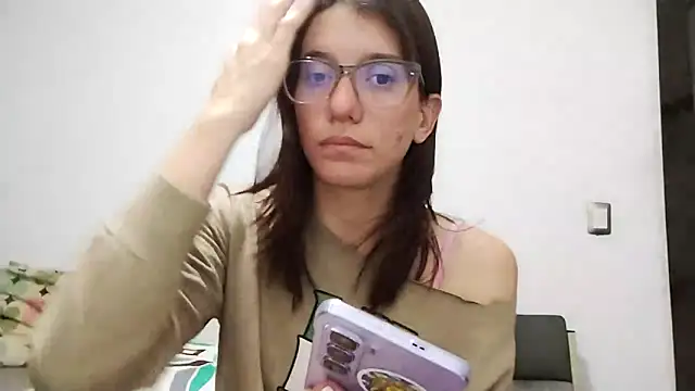 Snapshot of Luna-e-Franco1 chatting on 04/18/26, 11:05 Luna-e-Franco1 online show from 04/18/26, 11:05