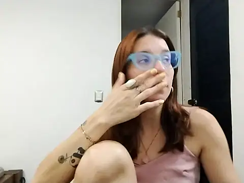 Luna-e-Franco1 online show from 10/19/25, 01:30