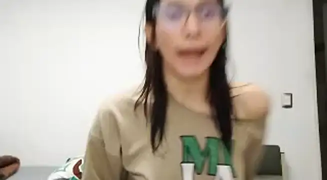 Luna-e-Franco1 online show from 12/17/25, 11:43