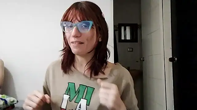 Snapshot of Luna-e-Franco1 chatting on 01/18/26, 06:22 Luna-e-Franco1 online show from 01/18/26, 06:22