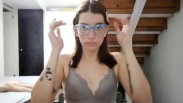 Luna-e-Franco1 online show from 09/25/25, 11:44