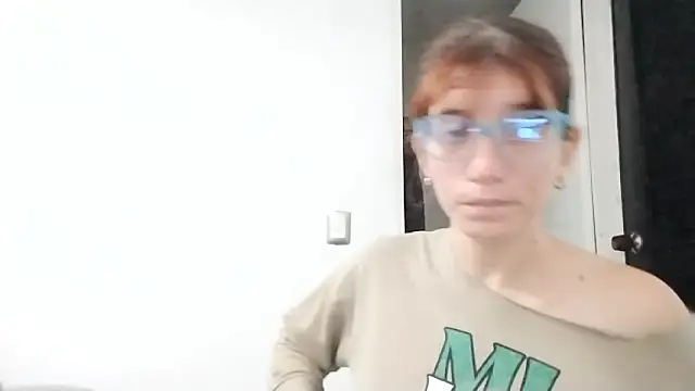 Snapshot of Luna-e-Franco1 chatting on 01/11/26, 12:06 Luna-e-Franco1 online show from 01/11/26, 12:06