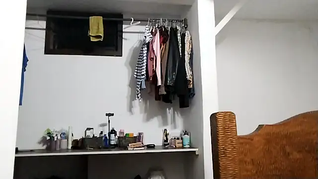 Luna-e-Franco1 online show from 11/10/25, 02:27