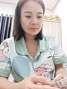 Snapshot of AnNa-99 chatting on 11/05/25, 03:37 AnNa-99 online show from 11/05/25, 03:37