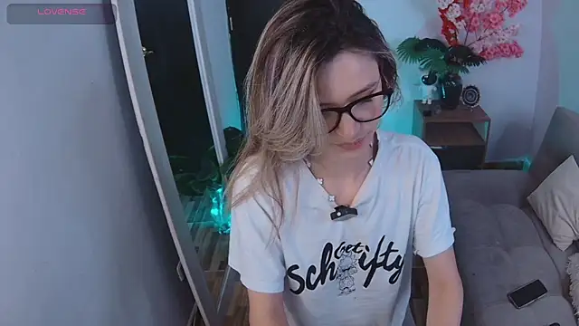 Lucy Princes online show from 09/30/25, 06:30