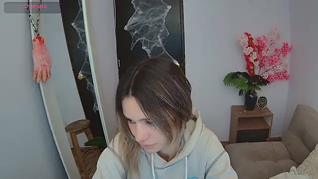 Lucy Princes online show from 10/07/25, 03:57