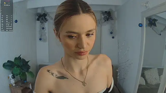 Lucy Princes online show from 12/22/25, 04:45