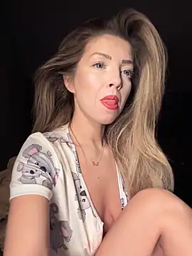 Snapshot of SonyaD_ chatting on 02/07/25, 01:58 SonyaD online show from 02/07/25, 01:58