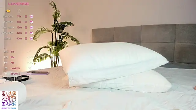 MargaretFlores online show from 10/30/25, 06:12