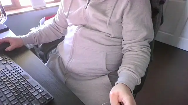 Snapshot of IrishCock30 chatting on 01/02/25, 10:58 IrishCock30 online show from 01/02/25, 10:58