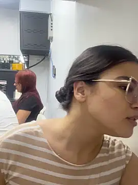 CamilaSofiia online show from 11/05/25, 08:12