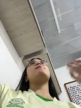 CamilaSofiia online show from 11/26/25, 08:53