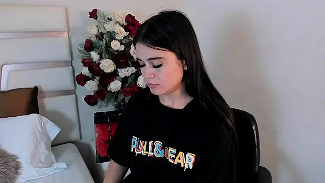 CamilaSofiia online show from 03/22/25, 01:43