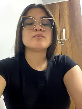 CamilaSofiia online show from 11/04/25, 09:07