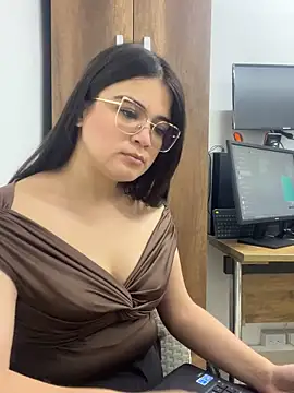 CamilaSofiia online show from 10/04/25, 07:37