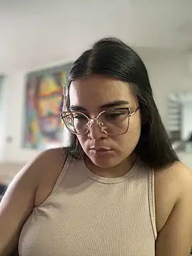 Snapshot of CamilaSofiia chatting on 06/03/26, 10:25 CamilaSofiia online show from 06/03/26, 10:25