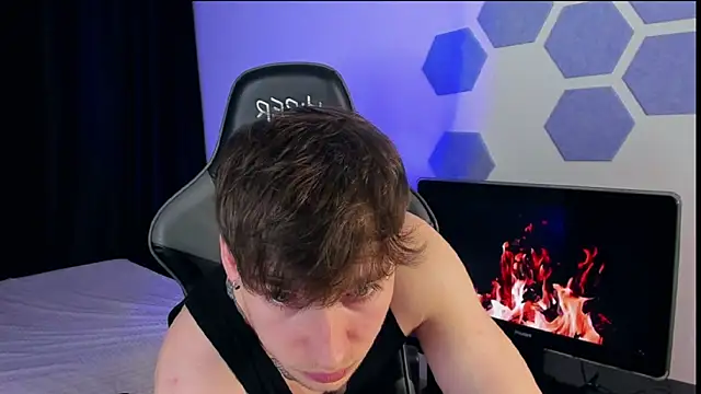 Chris Tyson online show from 03/18/25, 01:13