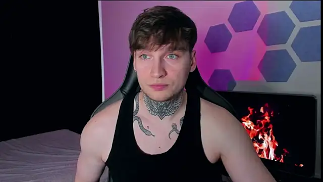 Chris Tyson online show from 03/18/25, 04:18