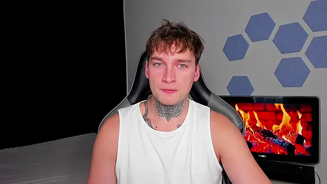 Chris Tyson online show from 09/18/25, 01:52