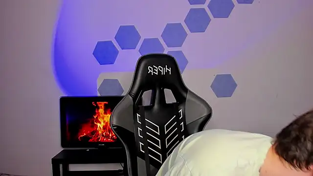 Chris Tyson online show from 11/12/25, 07:34