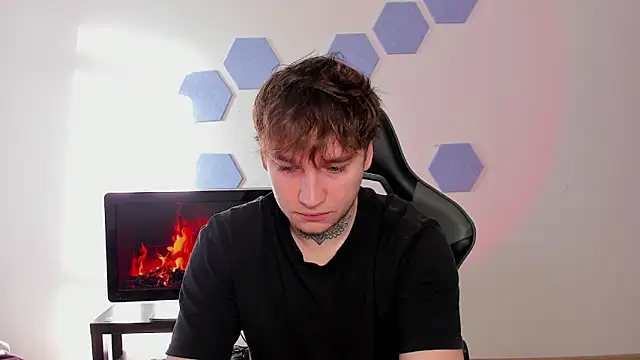 Chris Tyson online show from 11/17/25, 08:40