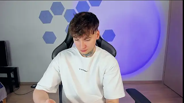 Chris Tyson online show from 02/26/25, 01:00