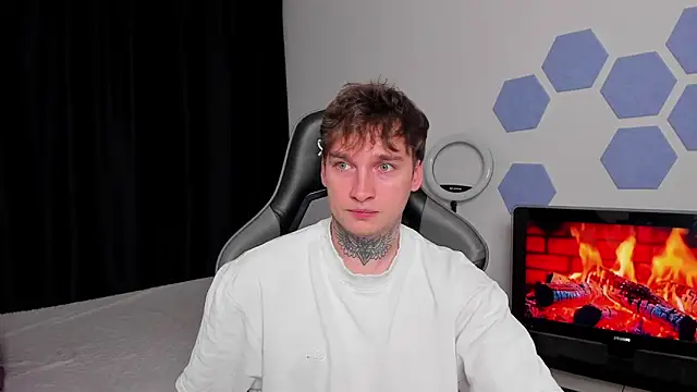 Chris Tyson online show from 10/09/25, 05:57