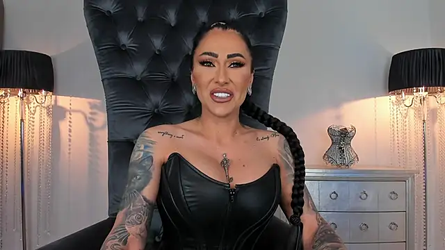 Snapshot of Mistress-Kennya chatting on 05/11/26, 06:49 Mistress-Kennya online show from 05/11/26, 06:49