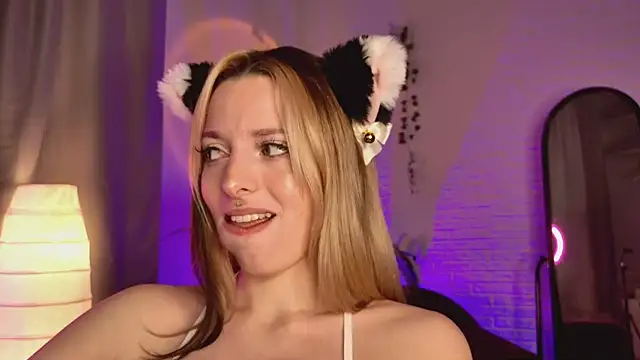 LoraaDoll online show from 03/18/25, 02:17