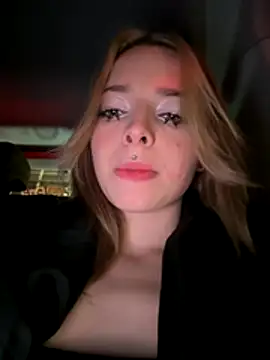 LoraaDoll online show from 11/12/25, 02:43