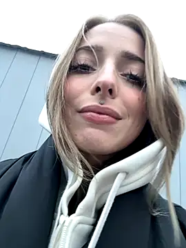 LoraaDoll online show from 10/27/25, 01:45