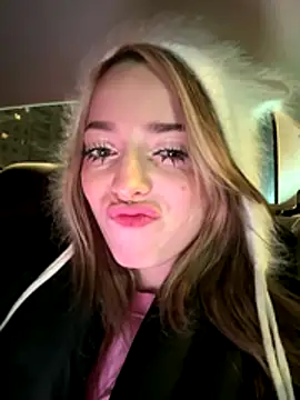 LoraaDoll online show from 11/23/25, 04:06