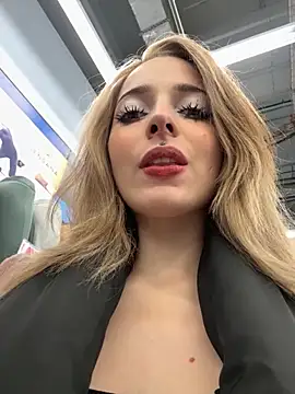 LoraaDoll online show from 11/11/25, 04:13