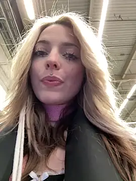 LoraaDoll online show from 12/19/25, 03:25