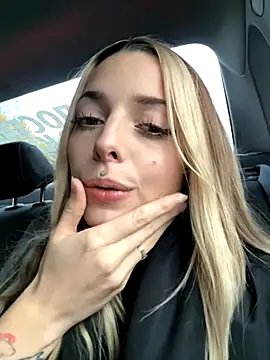 LoraaDoll online show from 10/20/25, 02:17