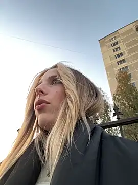 LoraaDoll online show from 09/30/25, 03:18