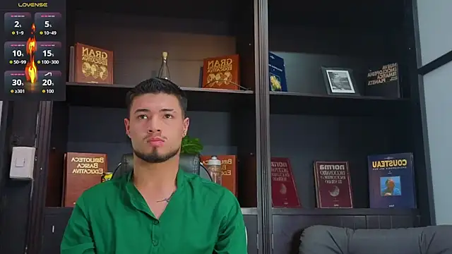 Snapshot of EdwardRoss_ chatting on 10/06/25, 08:42 EdwardRoss online show from 10/06/25, 08:42