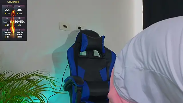 Snapshot of EdwardRoss_ chatting on 11/02/25, 08:36 EdwardRoss online show from 11/02/25, 08:36