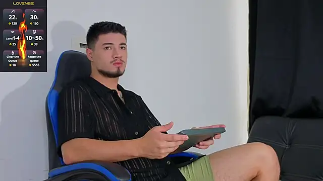 Snapshot of EdwardRoss_ chatting on 12/16/25, 08:57 EdwardRoss online show from 12/16/25, 08:57