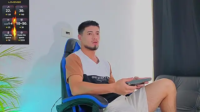 Snapshot of EdwardRoss_ chatting on 11/06/25, 07:40 EdwardRoss online show from 11/06/25, 07:40