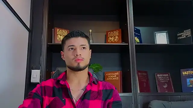 Snapshot of EdwardRoss_ chatting on 09/26/25, 08:27 EdwardRoss online show from 09/26/25, 08:27