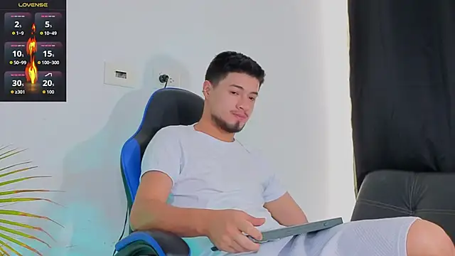 Snapshot of EdwardRoss_ chatting on 12/03/25, 08:08 EdwardRoss online show from 12/03/25, 08:08