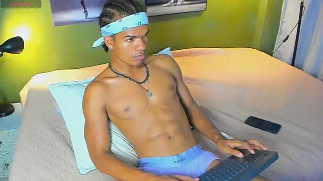 Snapshot of bigxx0 chatting on 01/11/25, 11:46 bigxx0 online show from 01/11/25, 11:46